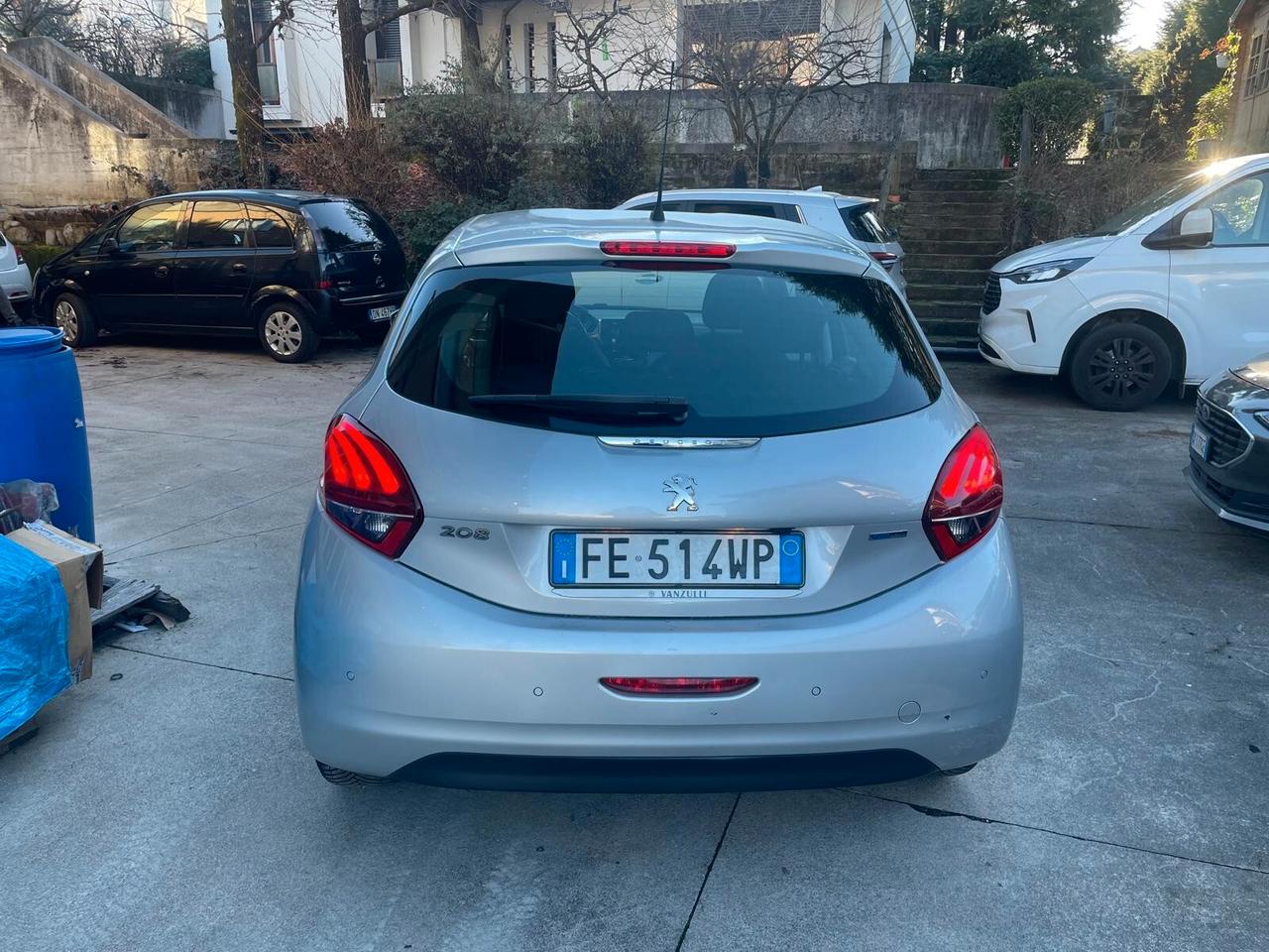 Peugeot 208 PureTech 82 5 porte Allure