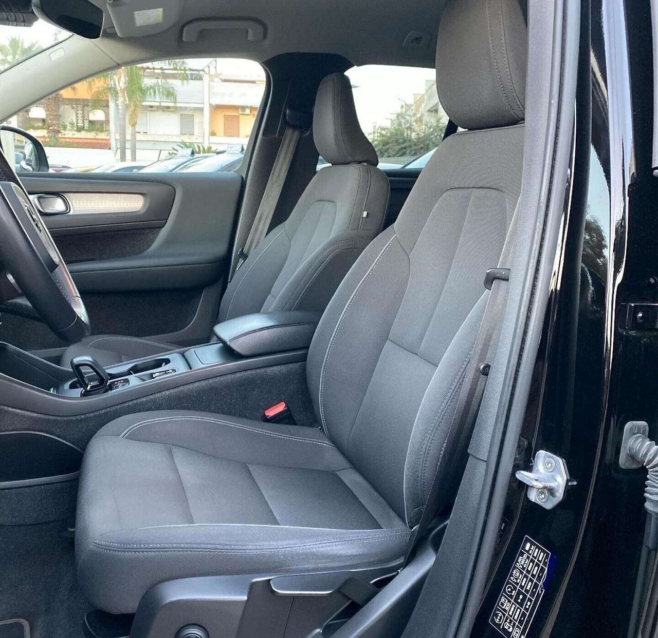 Volvo XC40 T2 Momentum Pro
