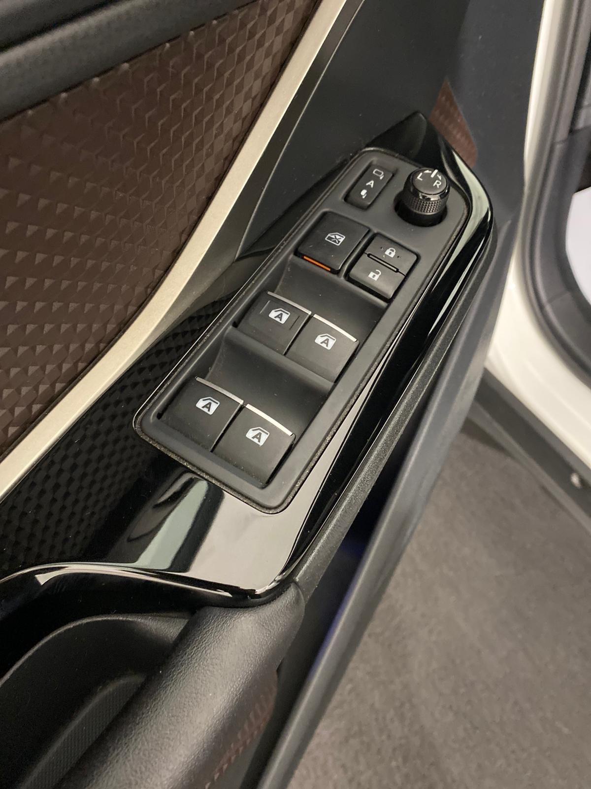 Toyota C-HR 1.8 Hybrid E-CVT * SOLO 64000 KM*