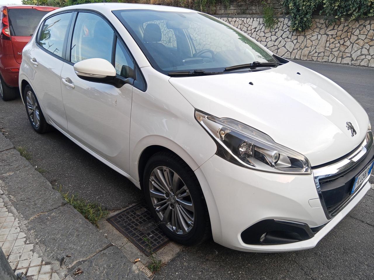 Peugeot 208 PureTech 82 5 porte Allure