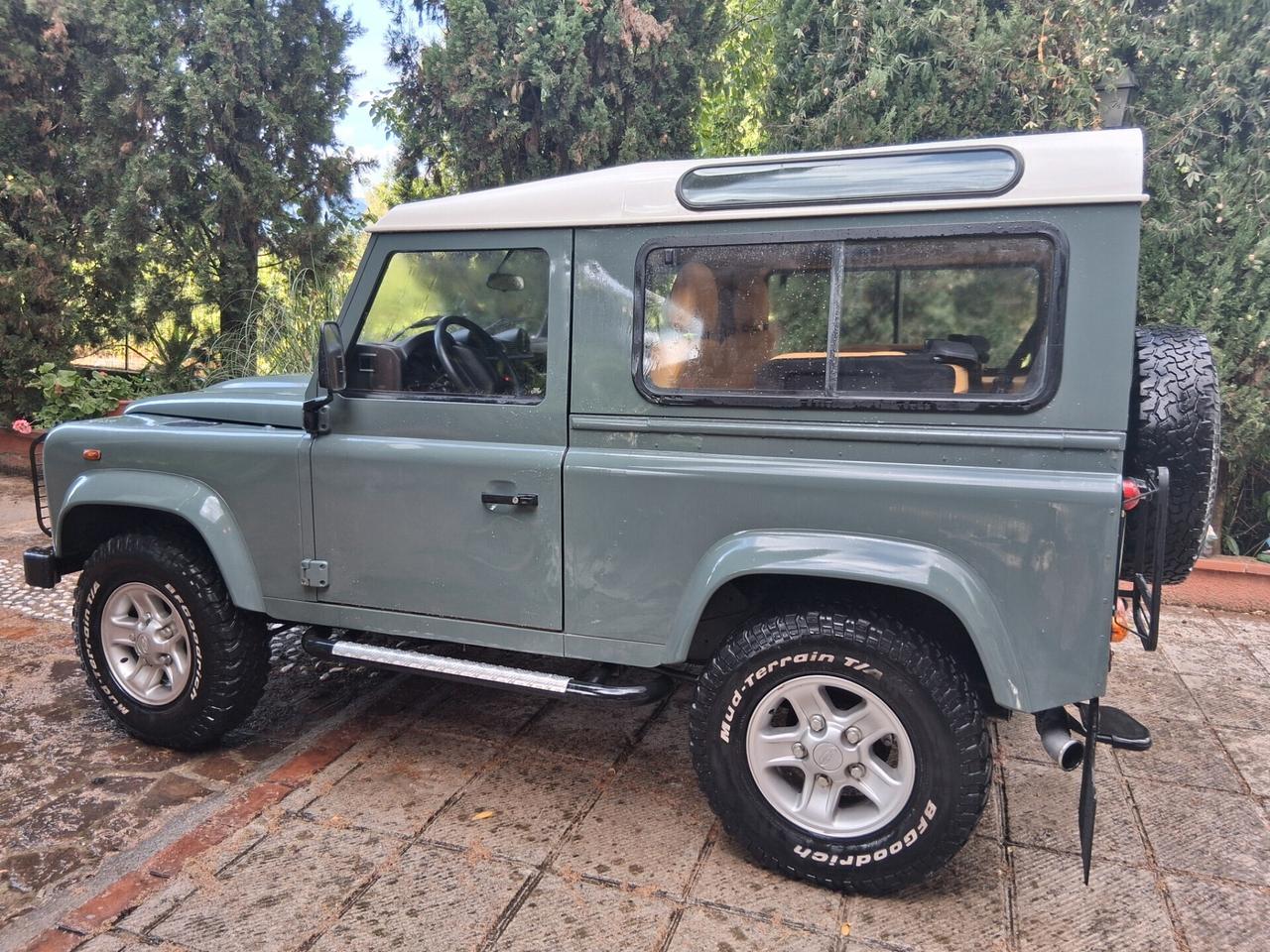 Land Rover Defender 90 2.4 TD4 Station Wagon