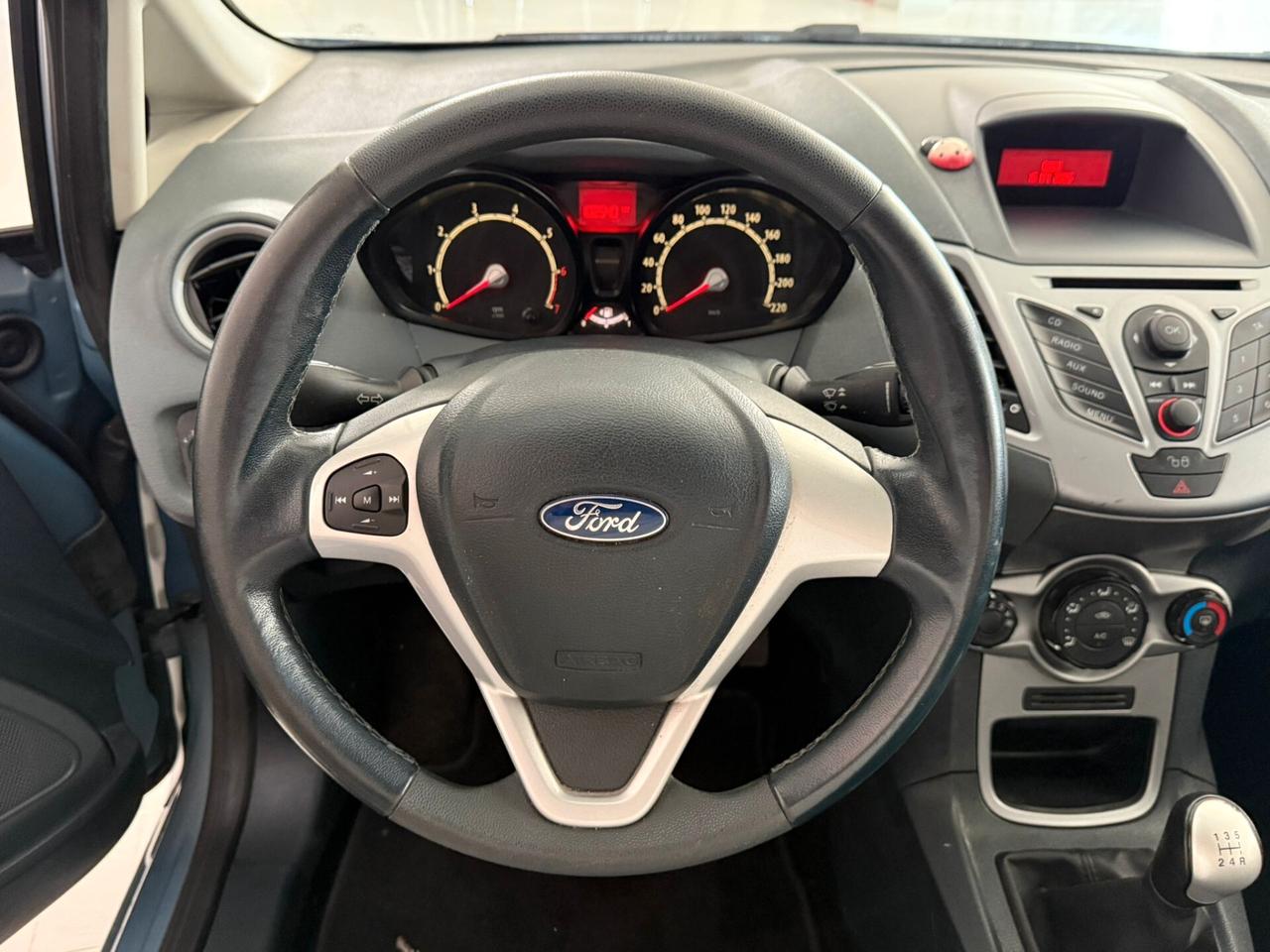 Ford Fiesta 1.4 5 porte Bz.- GPL Titanium NEOPATENTATI