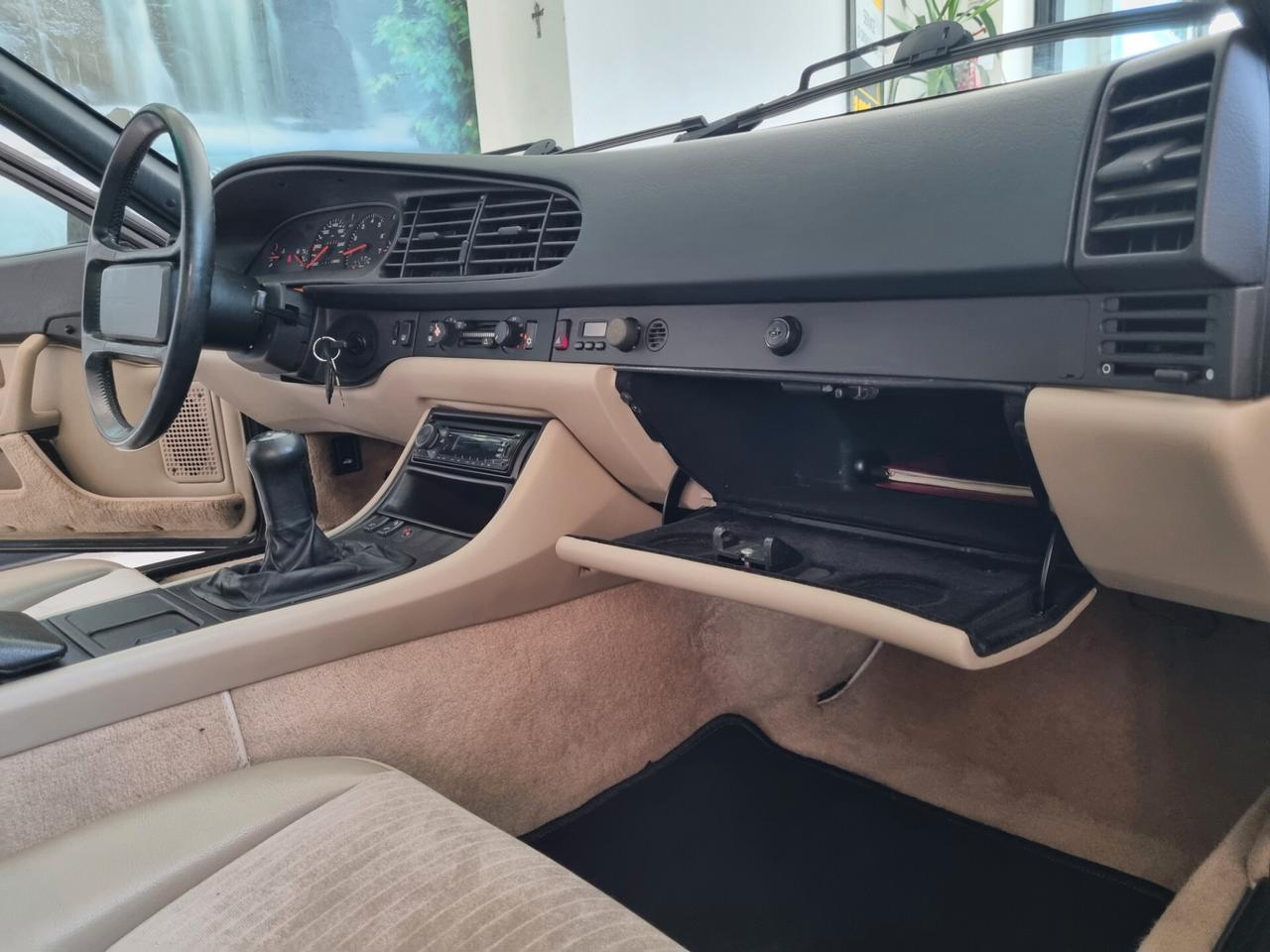 Porsche 944 allestimento S2, clima, sedili elettrici