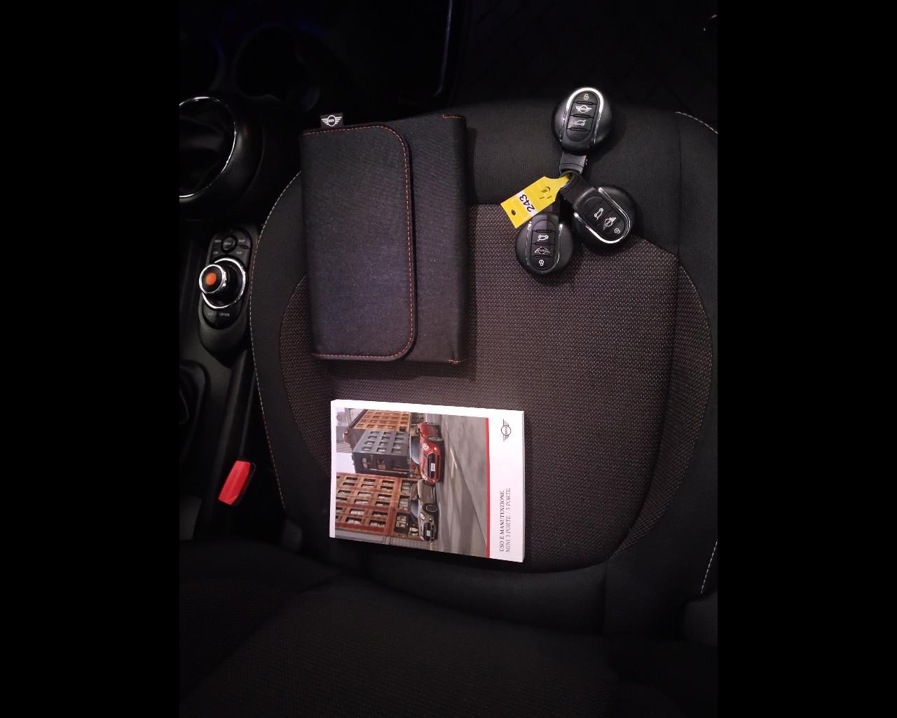 MINI Mini IV F55 2018 5p - Mini 5p 1.5 Cooper D Business XL