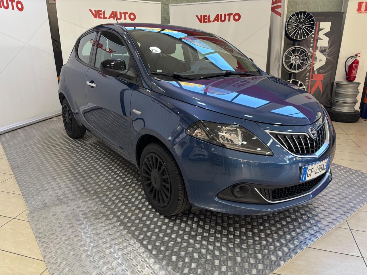 Lancia Ypsilon 1.0 FireFly 5 porte S&S Hybrid Ecochic Silver