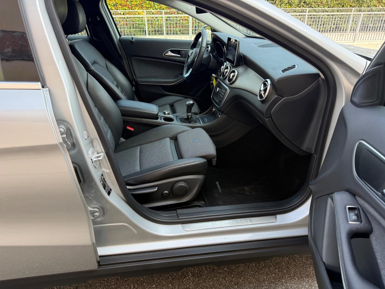 Mercedes-benz GLA 200 d Business