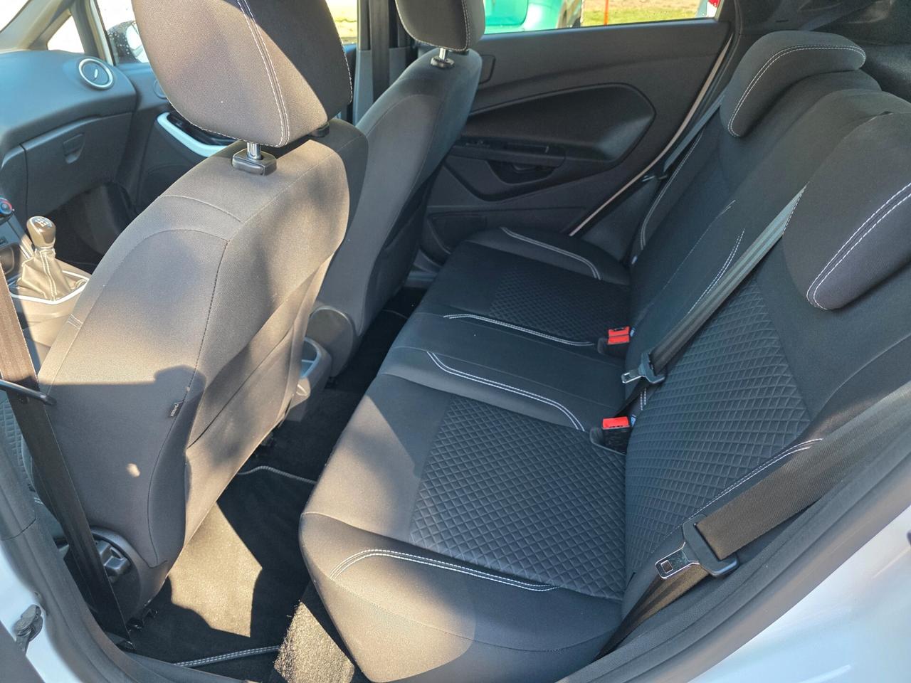 Ford Fiesta 1.5 TDCi Black & White Edition