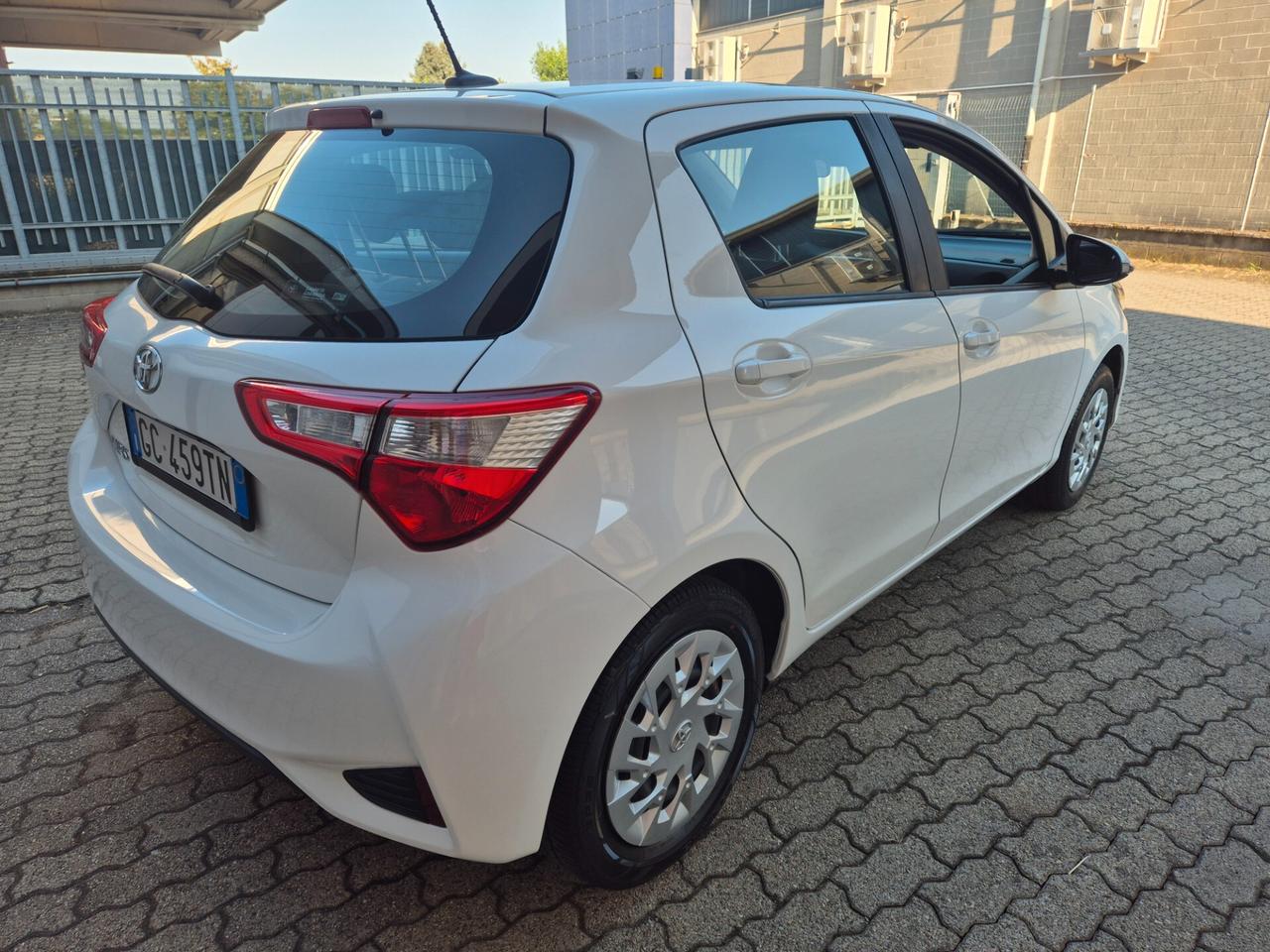 Toyota Yaris 1.0 Benzina Euro 6 NEOPATENTATO