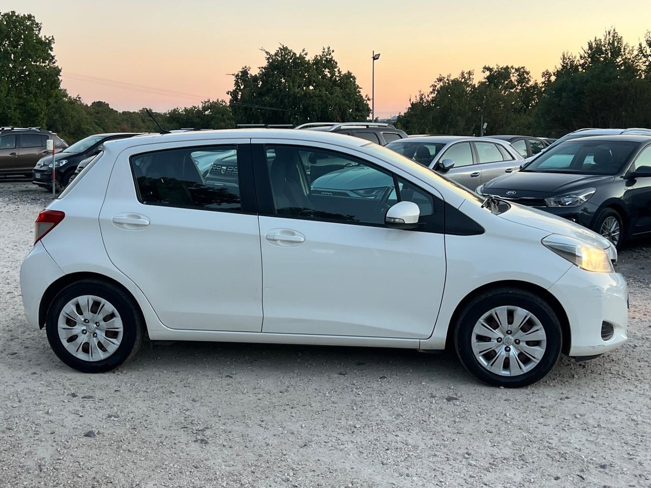 Toyota Yaris 1.0 5 porte Active Permute Rate Garanzia