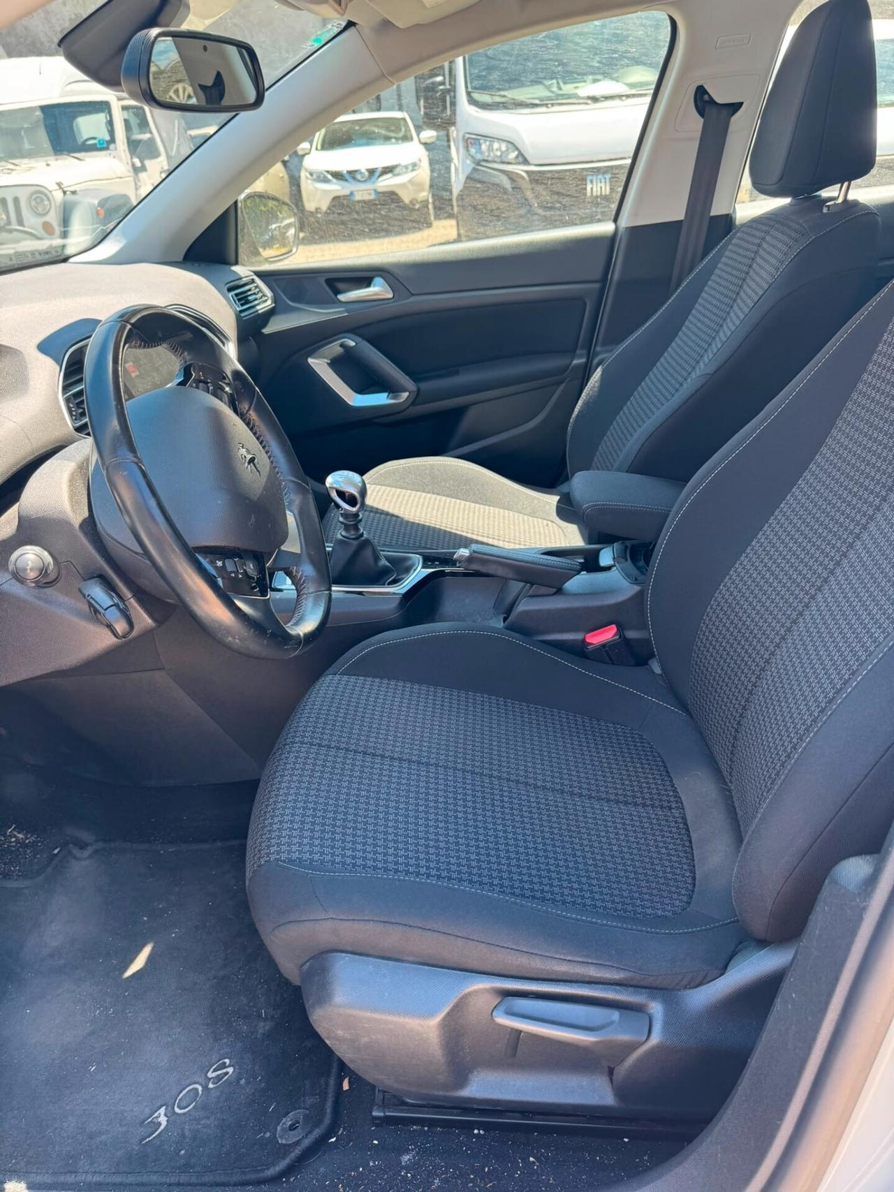 Peugeot 308 BlueHDi 100 S&S SW Business