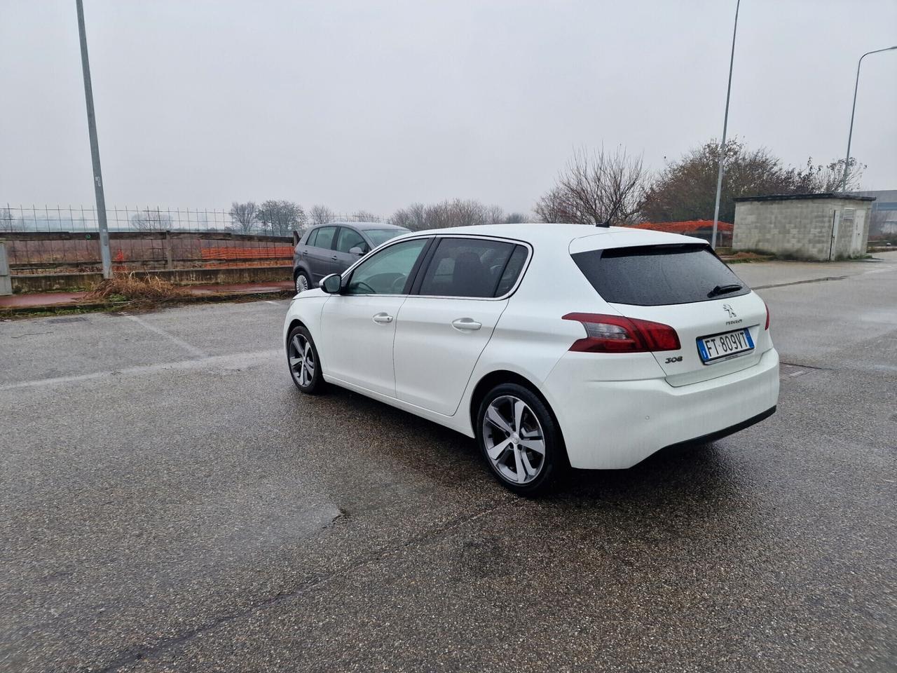 Peugeot 308 PureTech Turbo 130 S&S EAT8 Allure