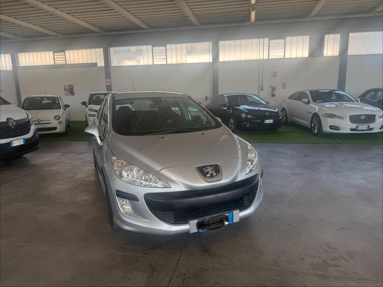Peugeot 308 1.4 VTi 95CV 5p. Premium