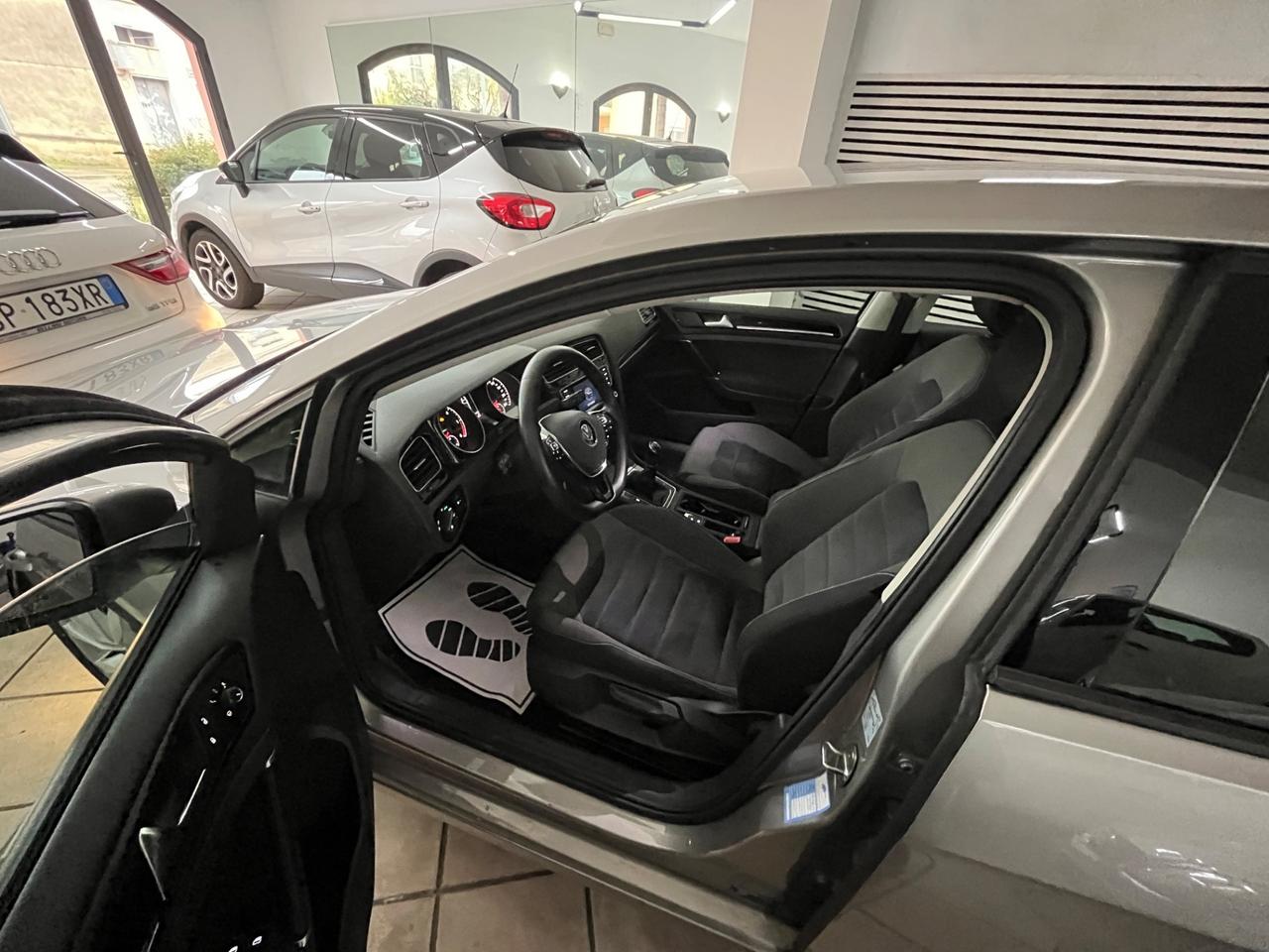 Volkswagen Golf Business 1.6 TDI 5p. Highline