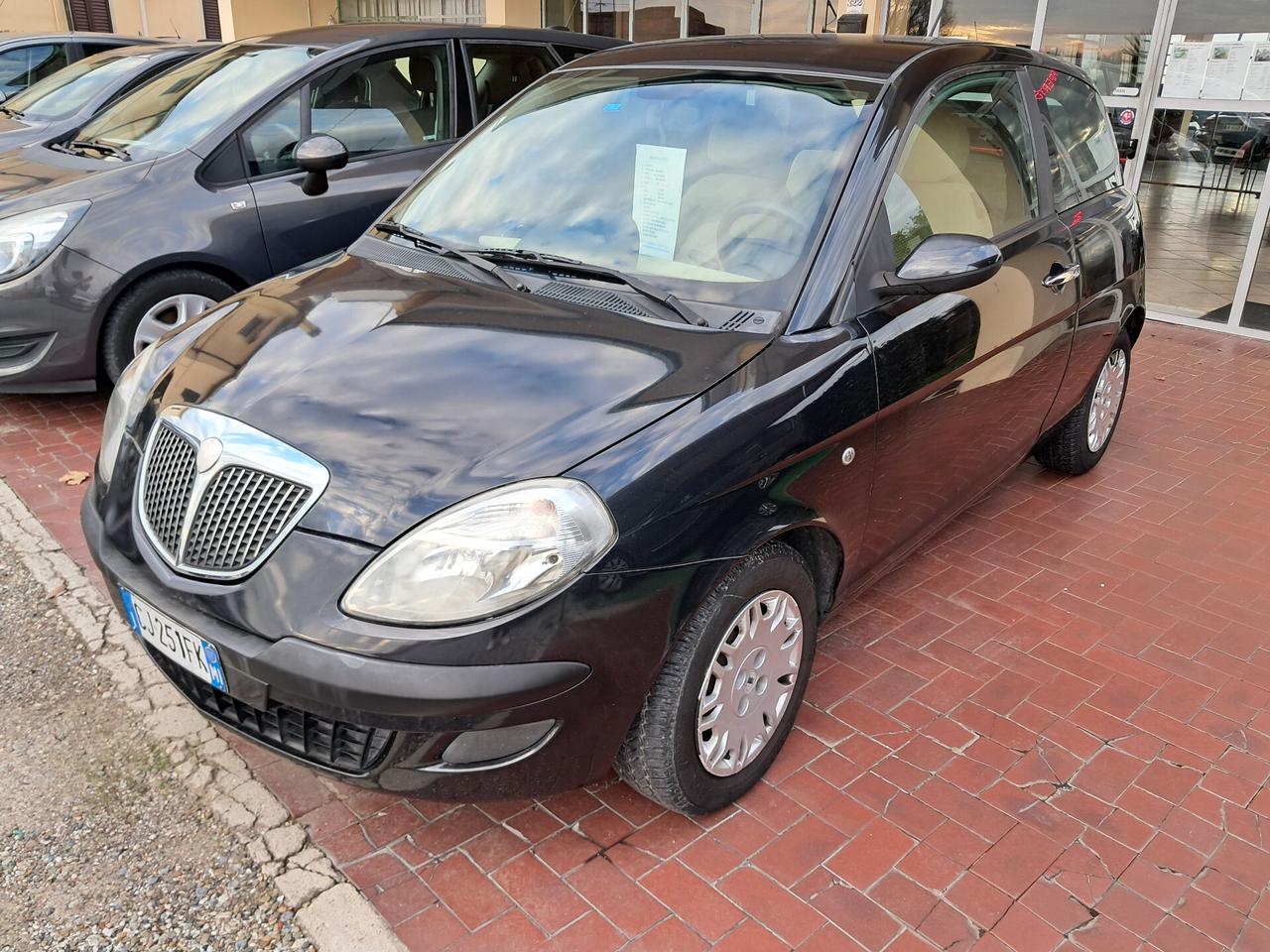 Lancia Ypsilon 1.2 Argento