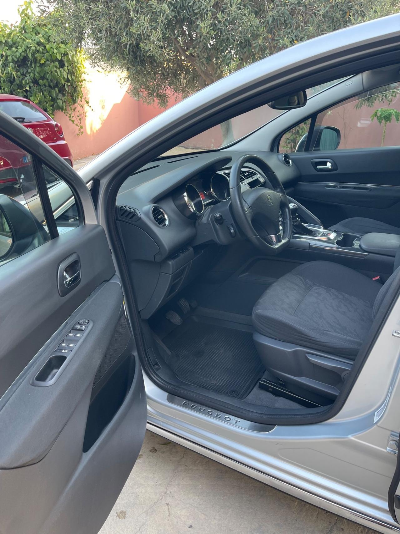 Peugeot 3008 1.6 HDi 112CV Business
