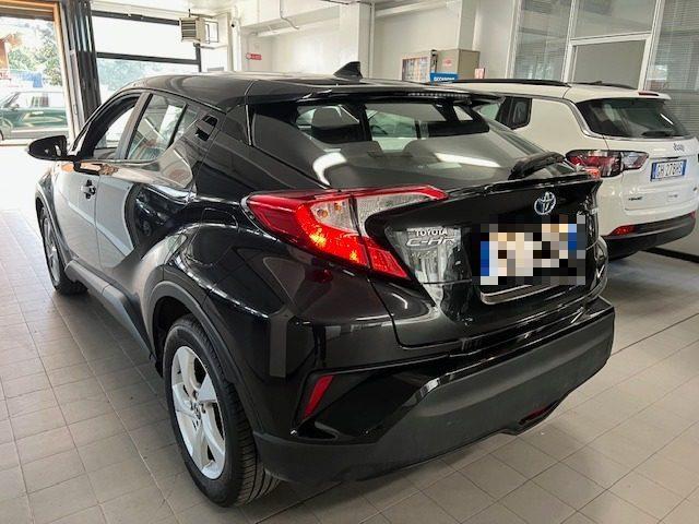 TOYOTA C-HR 1.8 Hybrid E-CVT Business