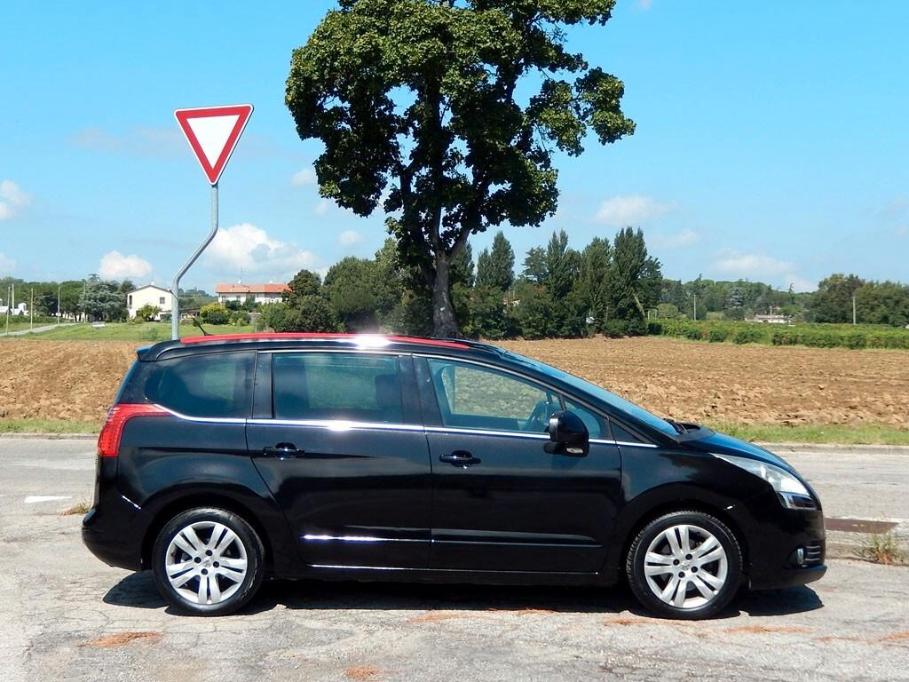 PEUGEOT 5008 2.0 HDi 7 POSTI -NON TRATTABILE