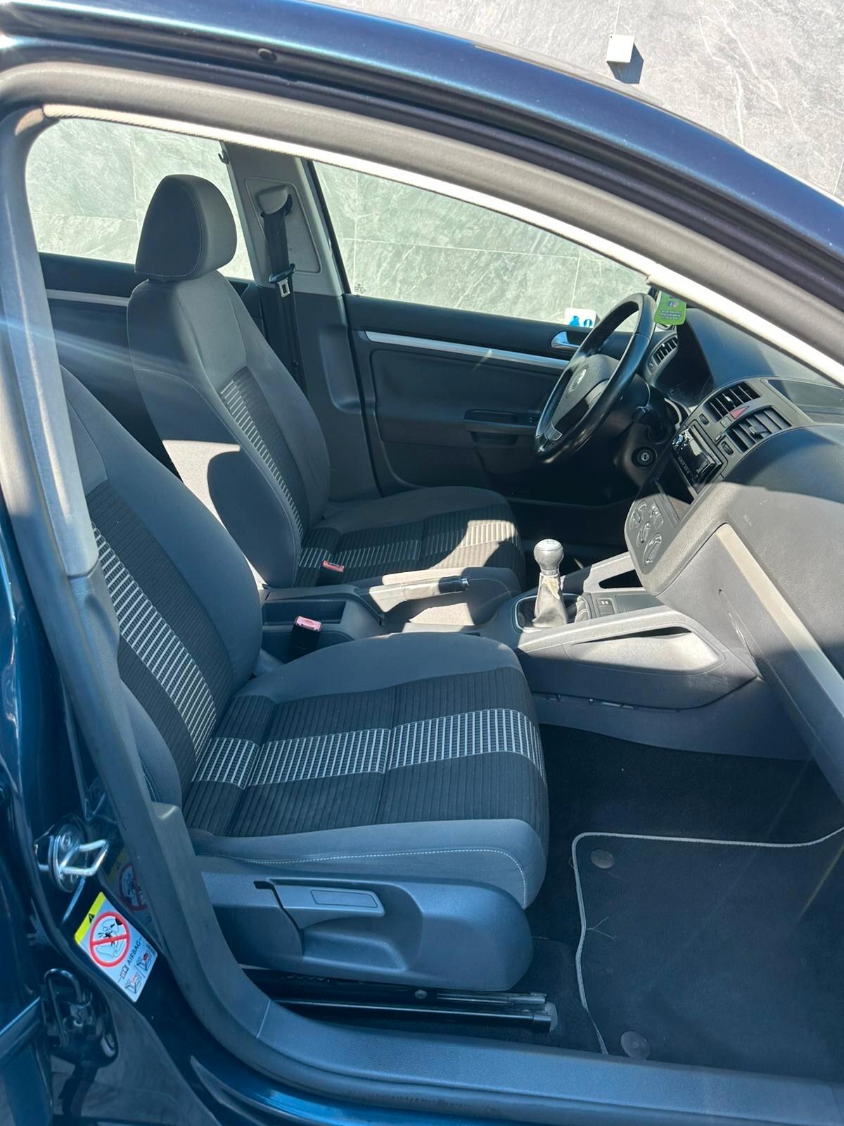 Volkswagen Golf 1.6 benz\ gpl 5p. Comftline