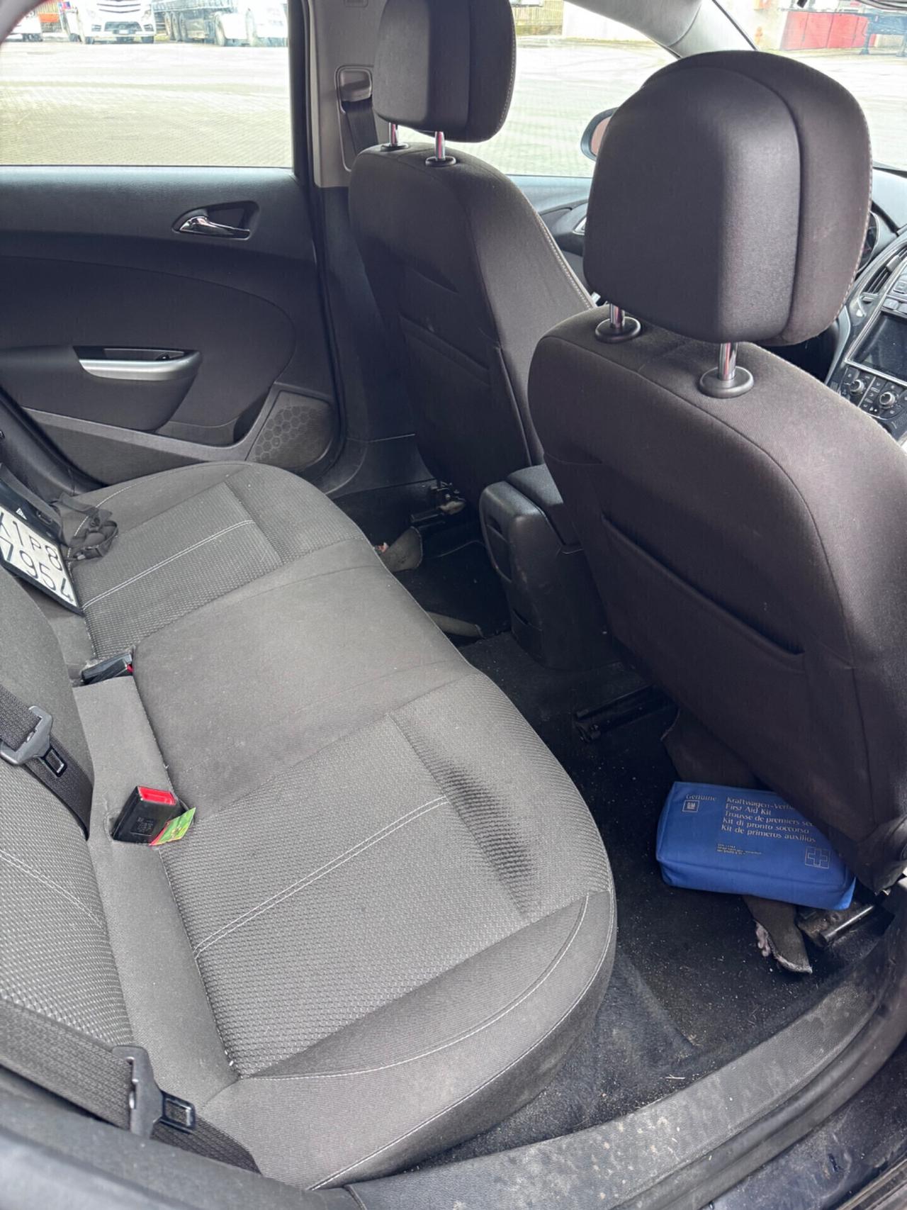 Opel Astra 5p COSMO S