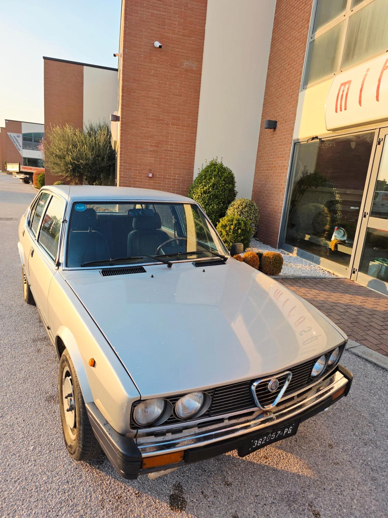 Alfa Romeo Alfetta 2000 quadrifoglio oro