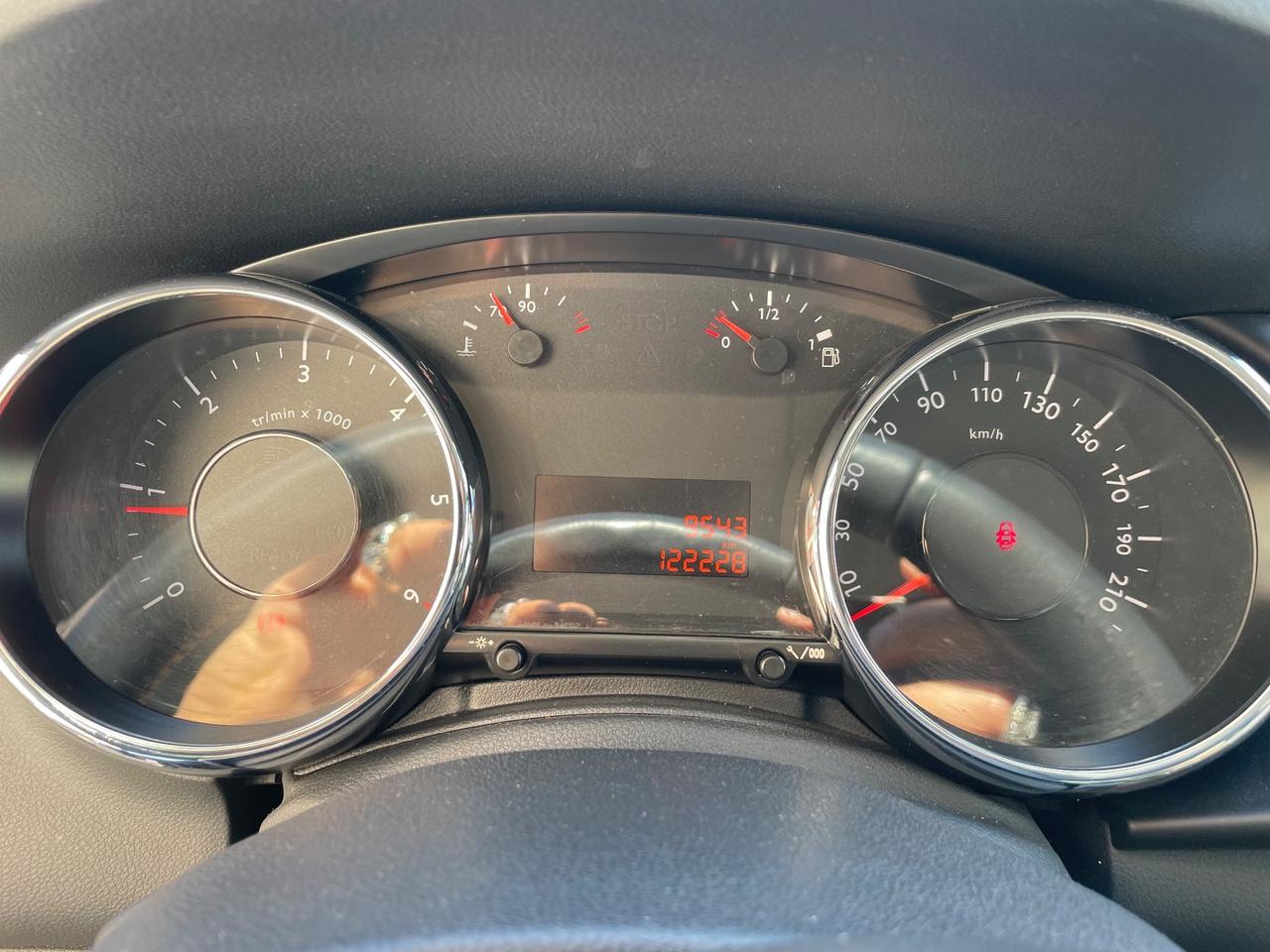 Peugeot 3008 1.6 HDi 112CV Active Mix