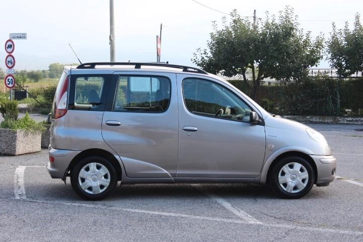 Toyota Yaris Verso 1.3i 16V cat Sol MULTISPAZIO BENZINA TUTTI I TAGLIANDI IN UFFICIALE UNICO UTILIZZATORE