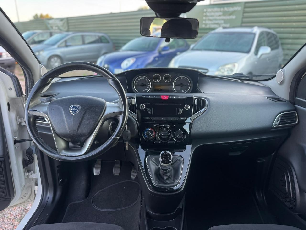 Lancia Ypsilon 0.9 TwinAir 85 CV 5 porte Metano Ecochic Gold