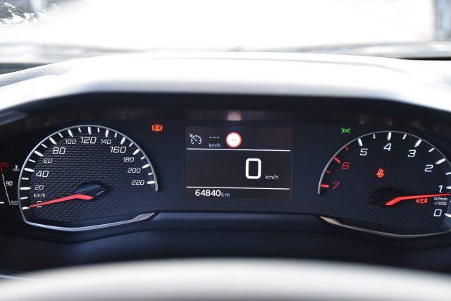PEUGEOT 2008 BlueHDi 110 S&S Allure