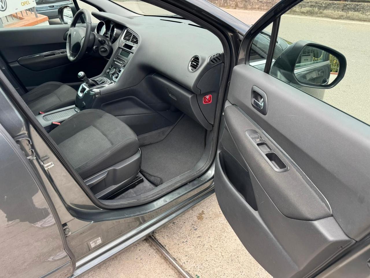 Peugeot 5008 1.6 120CV Premium