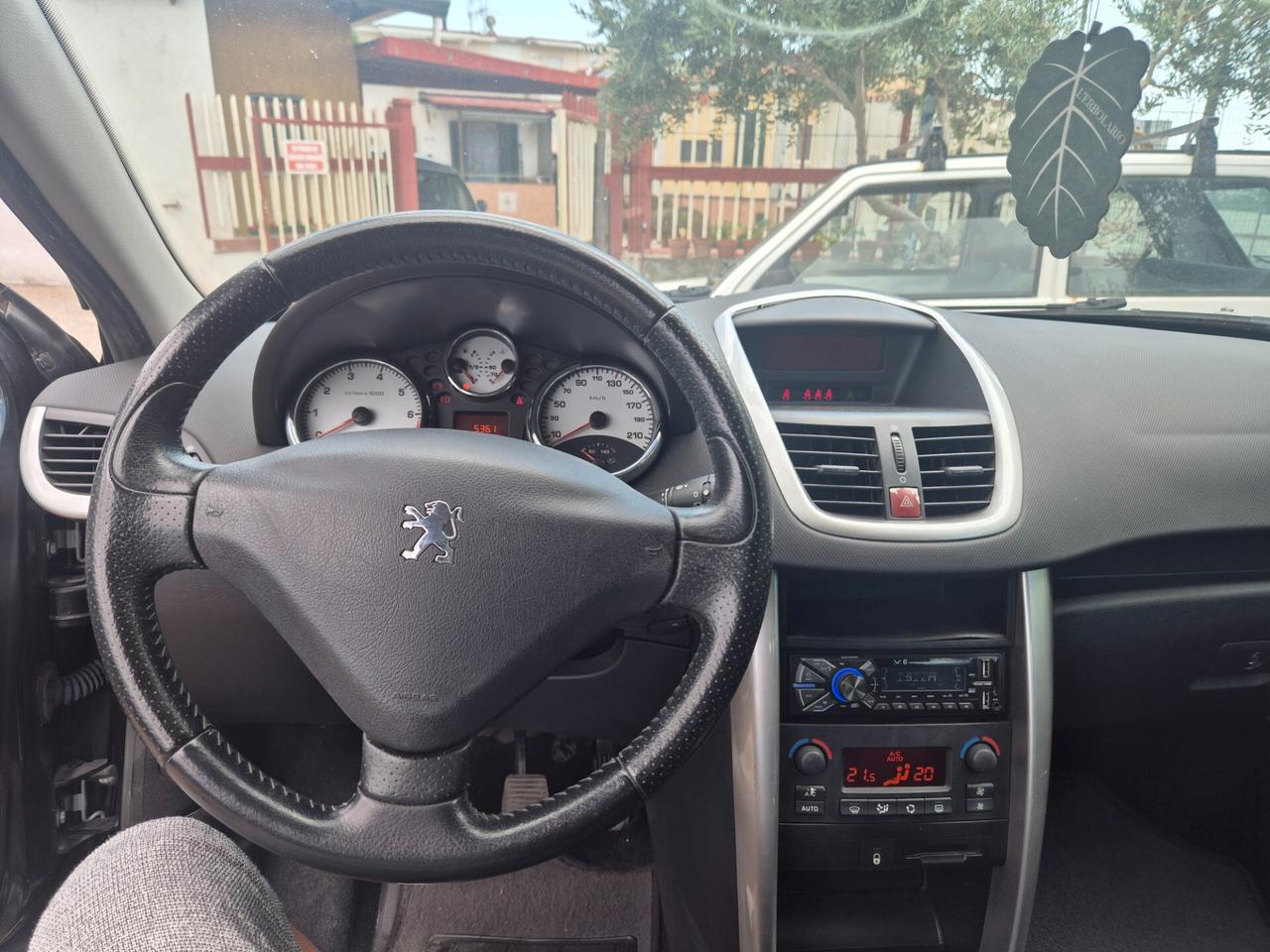 Peugeot 207 1.4 88CV 3p. ONE Line