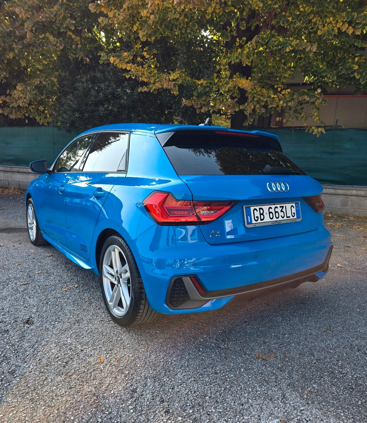 Audi A1 S line edition Blu Turbo