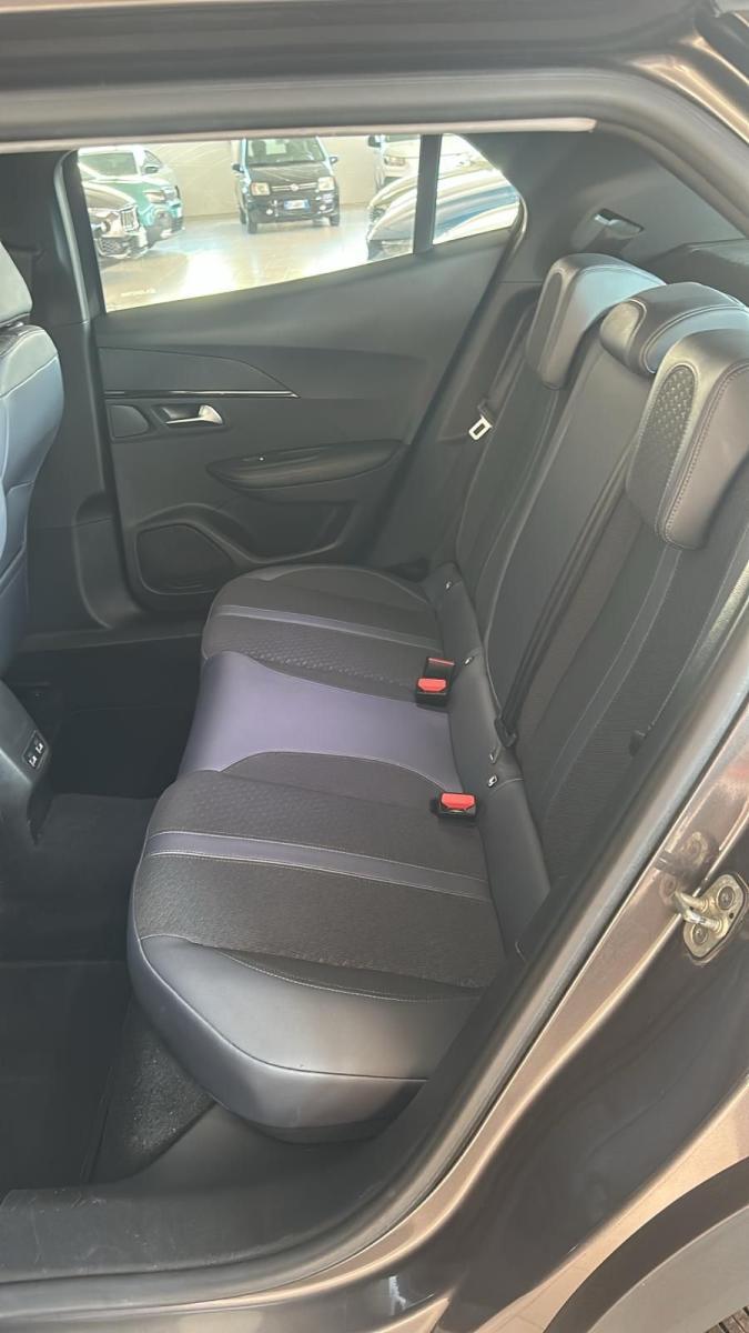 PEUGEOT - 2008 - BlueHDi 100 S&S Allure Navi Pack