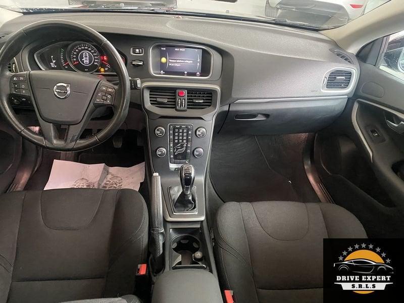 Volvo V40 D2 Geartronic R-Design Momentum