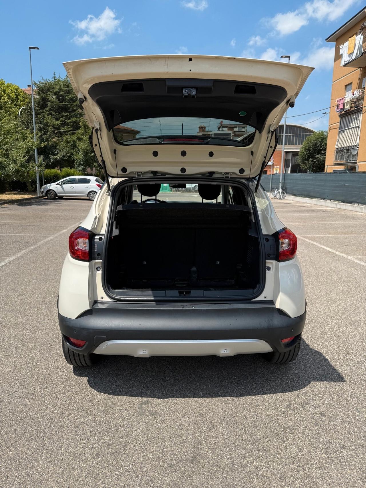 Renault Captur 1.5 dci - NEOPATENTATI - NAV. - 12 MESI DI GAR. -