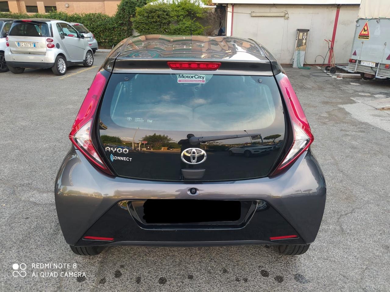 Toyota Aygo Connect 1.0 VVT-i 72 CV 5 porte x-clusiv MMT - GPL
