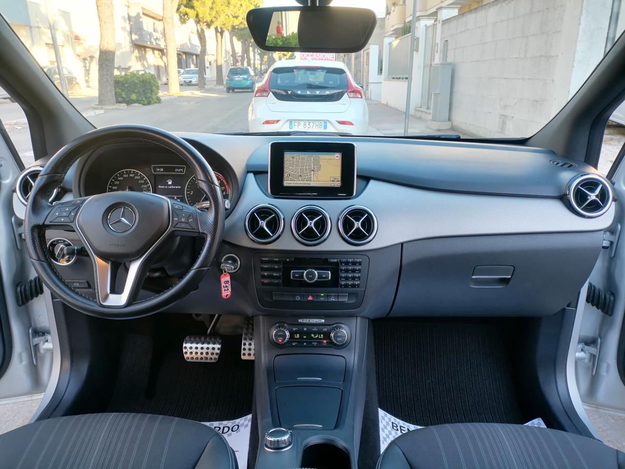 Mercedes B 200 CDI Autom Premium NAVI PELLE - 2012