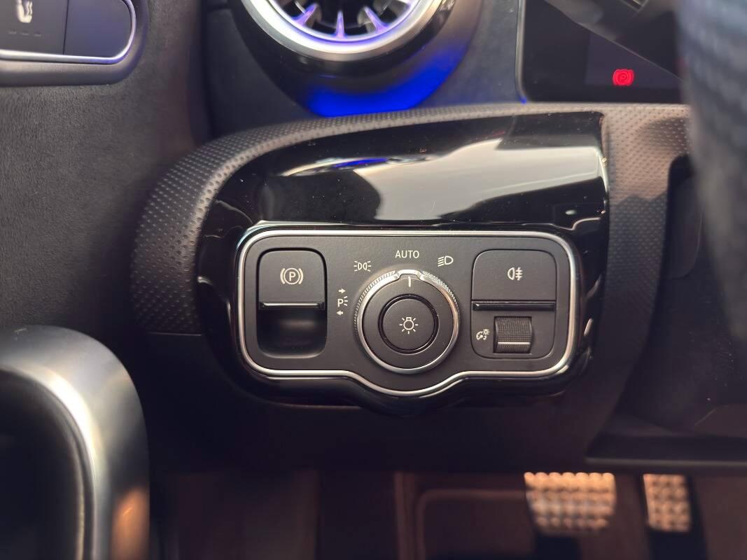 Mercedes Classe A 180 d AMG Line Premium Plus auto Con PACK LUCI