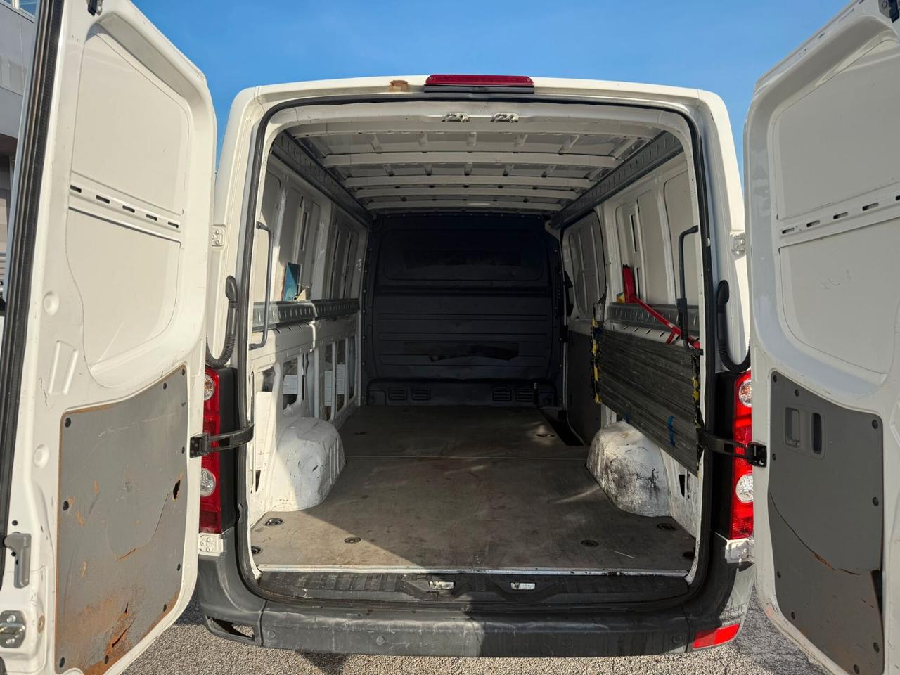 Volkswagen Crafter 30 2.0 TDI 136CV PM-TN furgone (042)