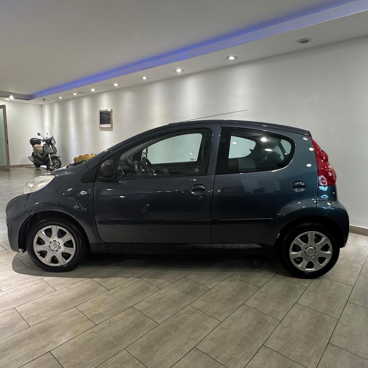 Peugeot 107 1.0 68CV 5p. Allure SOLO 137000KM