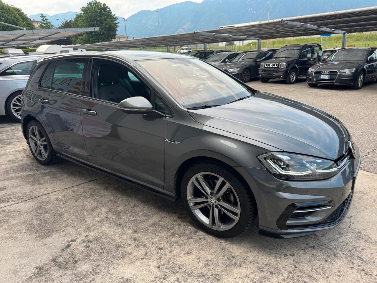Volkswagen Golf 1.5 TSI ACT 5p. R-LINE