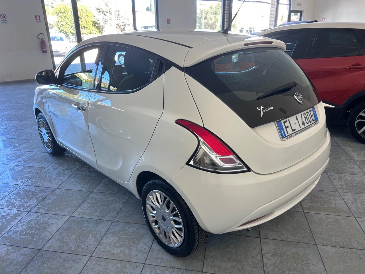 Lancia Ypsilon 1.2 69 CV 5 porte GPL Ecochic Silver