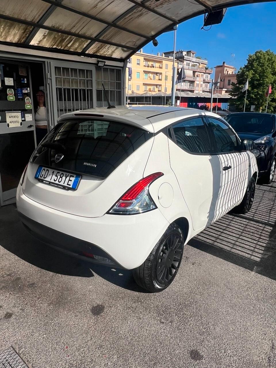 Lancia Ypsilon 1.0 FireFly 5 porte S&S Hybrid - AZIENDALE - EURO6 - NO VINCOLO FINANZIAMENTO