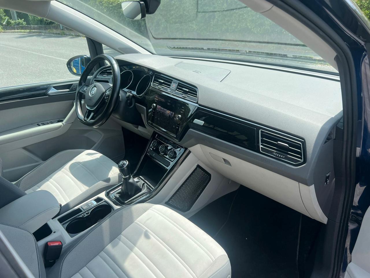 Volkswagen Touran 2.0 TDI 150 CV DSG BlueMotion Technology restyling