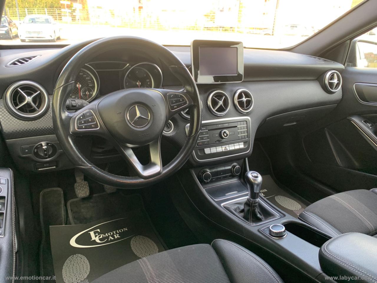 MERCEDES-BENZ A 160 d Premium - 2017