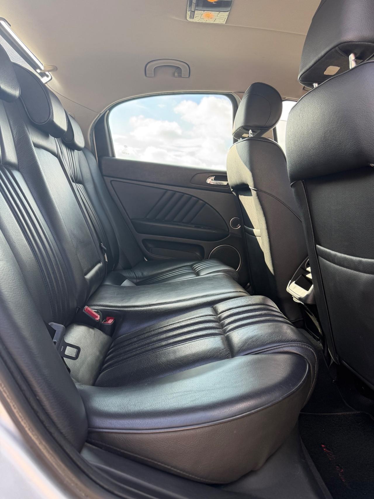 Alfa Romeo 159 2.4 JTDm 20V Exclusive