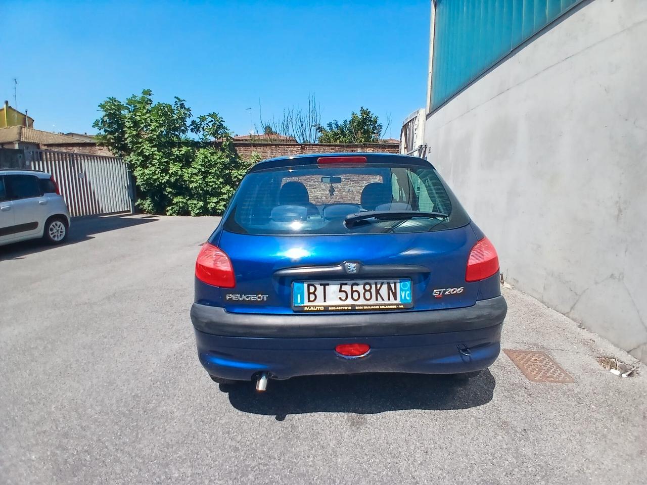 Peugeot 206 1.1 5p. XR