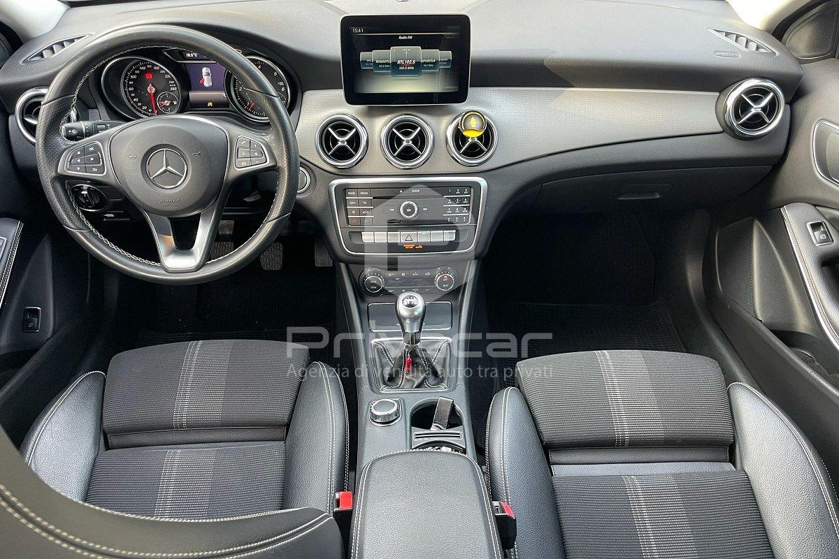 MERCEDES GLA 200 d Sport