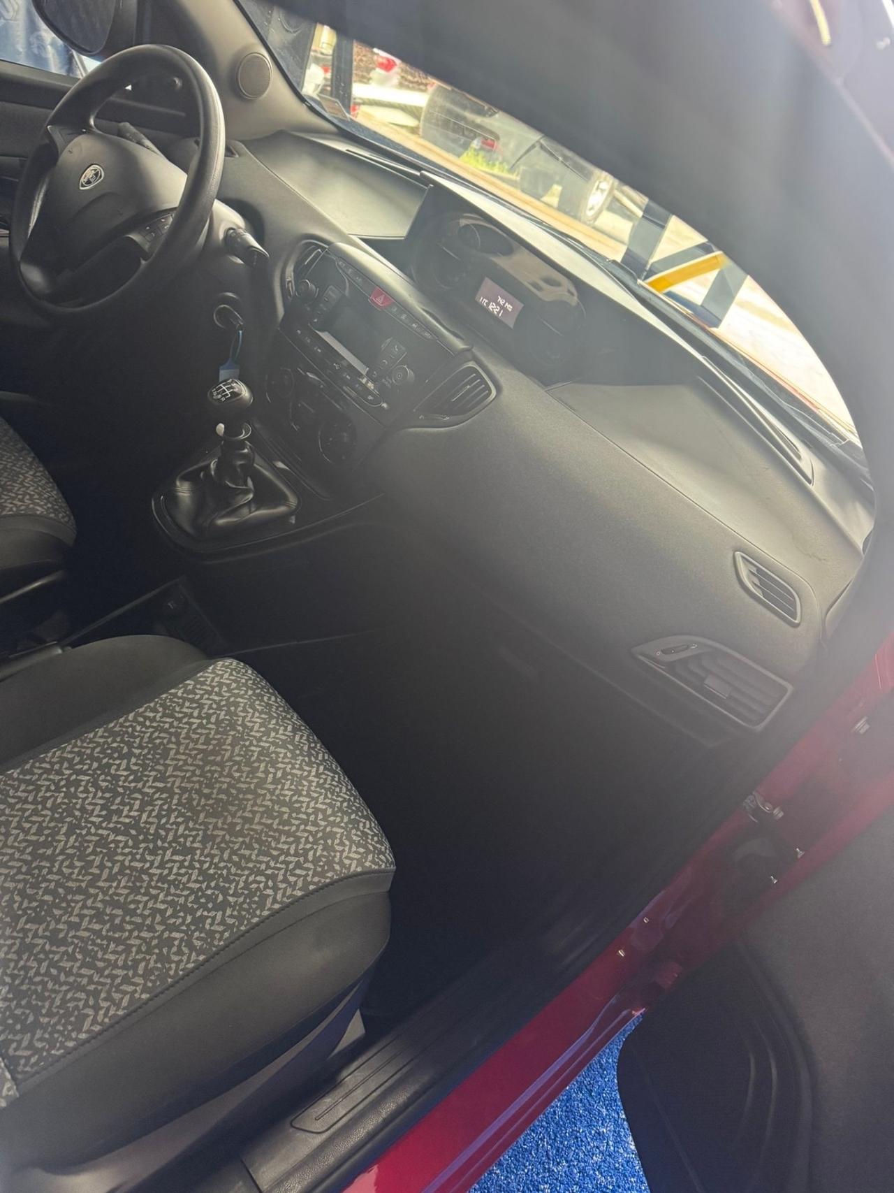 Lancia Ypsilon 1.0 FireFly 5 porte S&S Hybrid Ecochic A. Ferretti