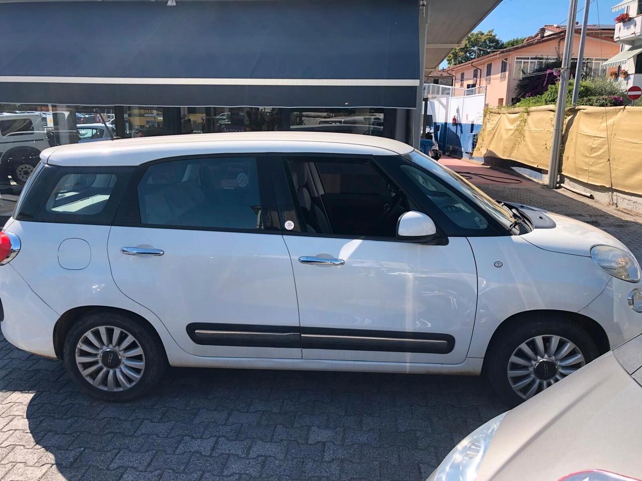 Fiat 500L Living 1.3 Multijet 95 CV Pop Star7 POSTI SOLO 68.296 KM!!! GARANZIA COMPLETA EUROPEA CONFORMGEST 12 MESI RINNOVABILE FINO A 36 MESI!!!