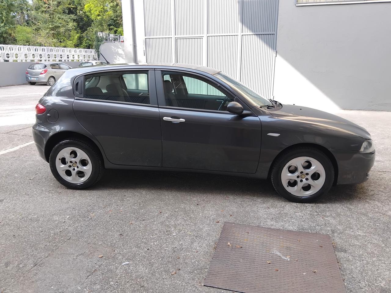 Alfa Romeo 147 1.6 garanzia